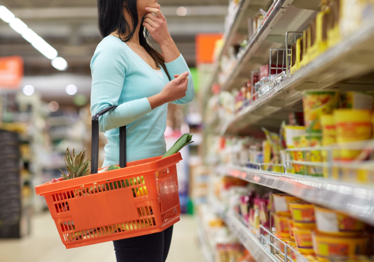 Rádio Regional do Centro: Preço do cabaz de produtos essenciais desce mas continua mais caro desde o início do ano
