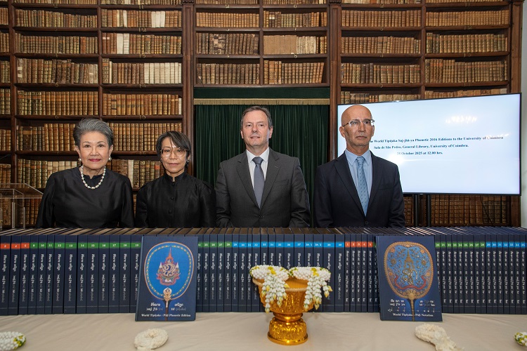 Rádio Regional do Centro: Tailândia doa 80 volumes da obra sagrada do budismo à Universidade de Coimbra