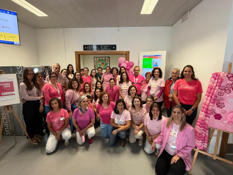 Rádio Regional do Centro: Profissionais da ULS do Baixo Mondego vestiram-se de rosa para assinalar o Outubro Rosa Rádio Regional do Centro: Profissionais da ULS do Baixo Mondego vestiram-se de rosa para assinalar o Outubro Rosa