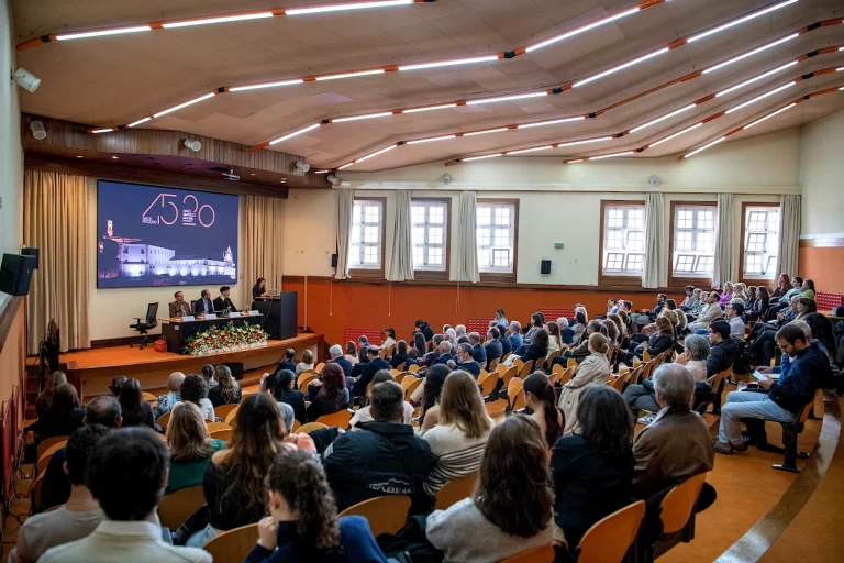 Rádio Regional do Centro: Faculdade de Psicologia e de Ciências da Educação assinalou ontem 45 anos de excelência