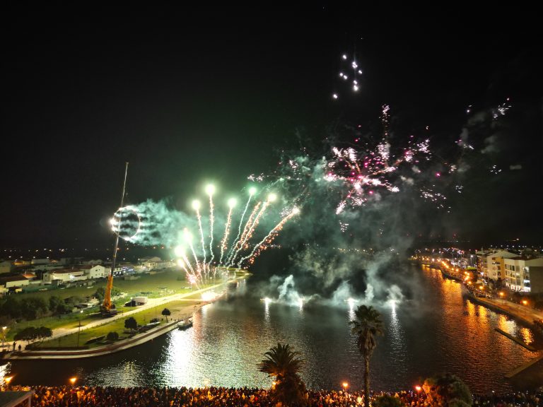 Rádio Regional do Centro: Praia de Mira brinda à chegada de 2026 com música, luz e animação até ao amanhecer
