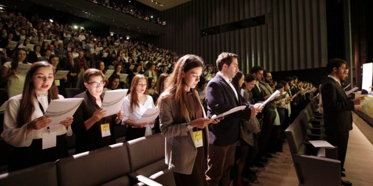 Rádio Regional do Centro: Jovens médicos prestam Juramento de Hipócrates em Coimbra