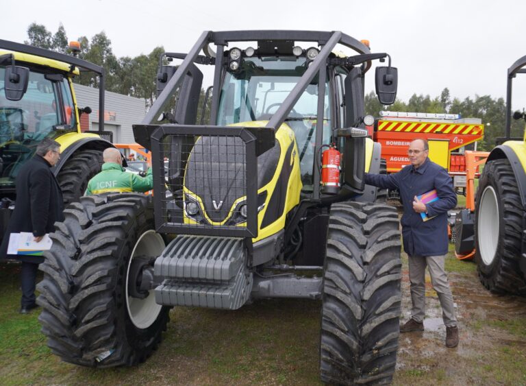 Rádio Regional do Centro: Oliveira do Bairro reforça prevenção de incêndios rurais com novo tractor florestal