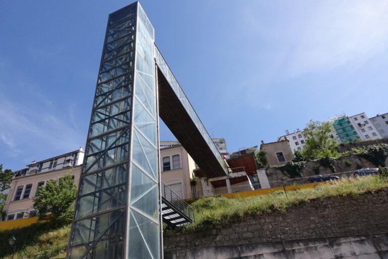 Rádio Regional do Centro: Elevador do Mercado reabre esta segunda-feira em Coimbra