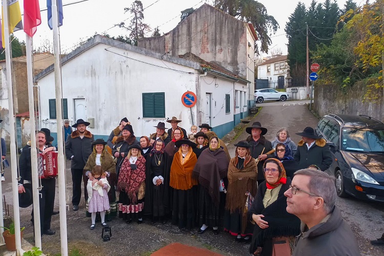 Rádio Regional do Centro: Grupo Folclórico da Vila de Pereira cantou as Janeiras