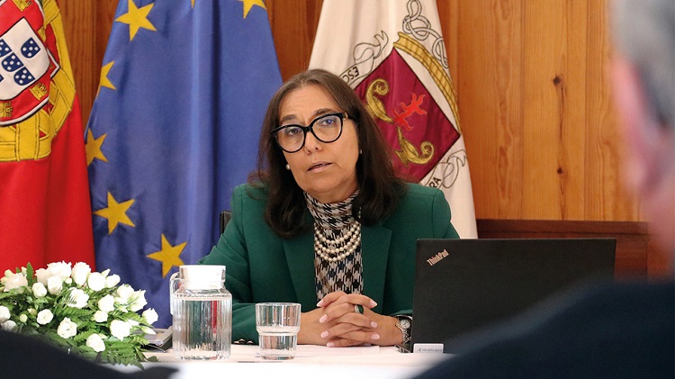 Rádio Regional do Centro: Maria da Conceição Bento toma posse como directora da Escola de Enfermagem de Coimbra