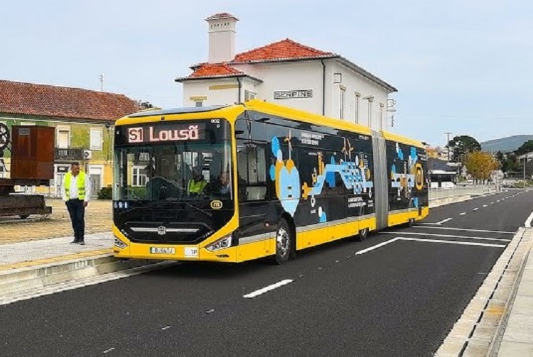 Rádio Regional do Centro: Metro Mondego protocola com Câmara da Lousã venda de títulos de transporte