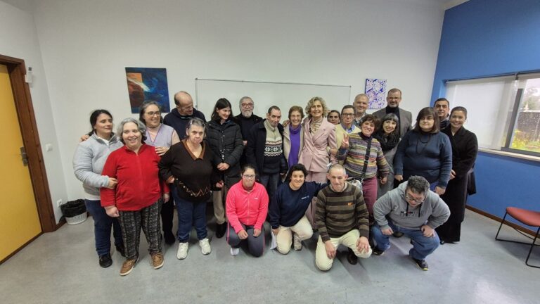 Rádio Regional do Centro: Município de Coimbra formaliza apoio à APPACDM na aquisição de viatura eléctrica adaptada