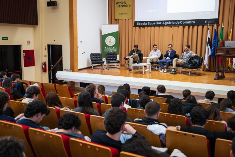 Rádio Regional do Centro: Politécnico de Coimbra capacita cerca de 80 dirigentes associativos