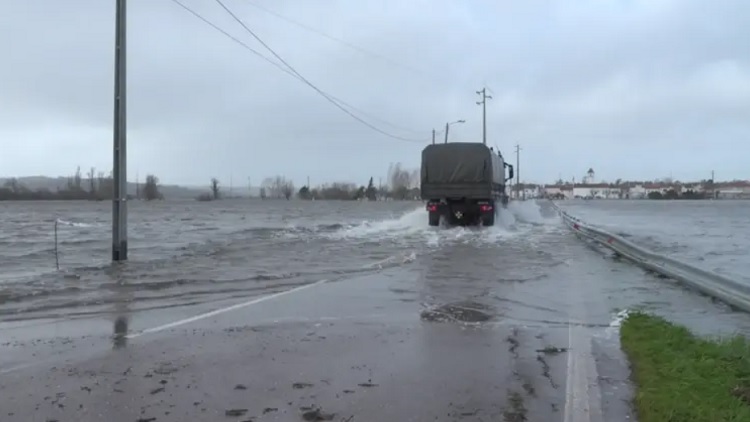 Rádio Regional do Centro: Reabriu a estrada para Ereira em Montemor-o-Velho após vários dias isolada