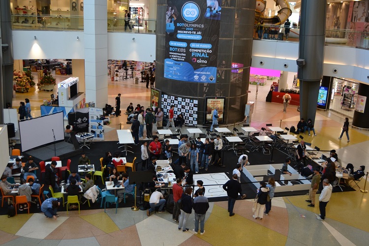 Rádio Regional do Centro: BotOlympics dá a conhecer em Coimbra o mundo da robótica e da Engenharia Electrotécnica