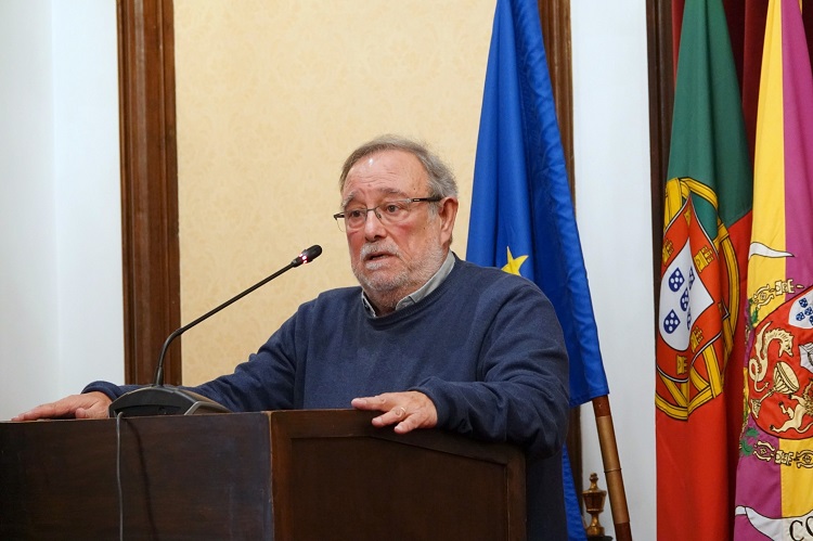 Rádio Regional do Centro: Câmara de Coimbra decreta luto municipal pelo falecimento de Pinto Ângelo