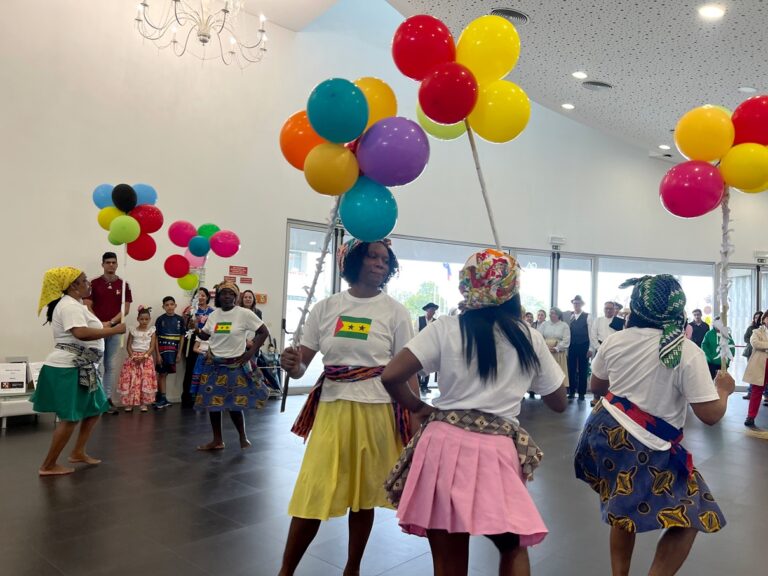 Rádio Regional do Centro: Oliveira do Bairro promove semana da interculturalidade com teatro e mostra de culturas