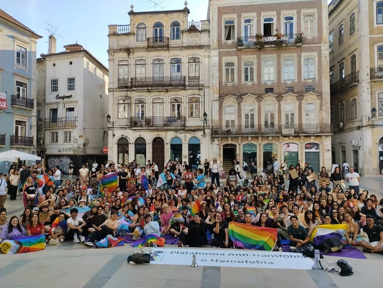 Rádio Regional do Centro: Mais de 300 pessoas marcham em Coimbra contra a homofobia e transfobia
