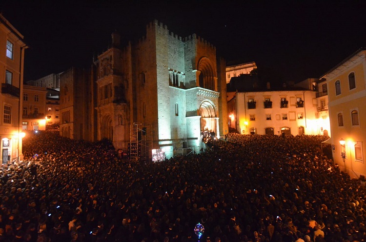Rádio Regional do Centro: Serenata da Queima das Fitas condiciona trânsito na Alta de Coimbra