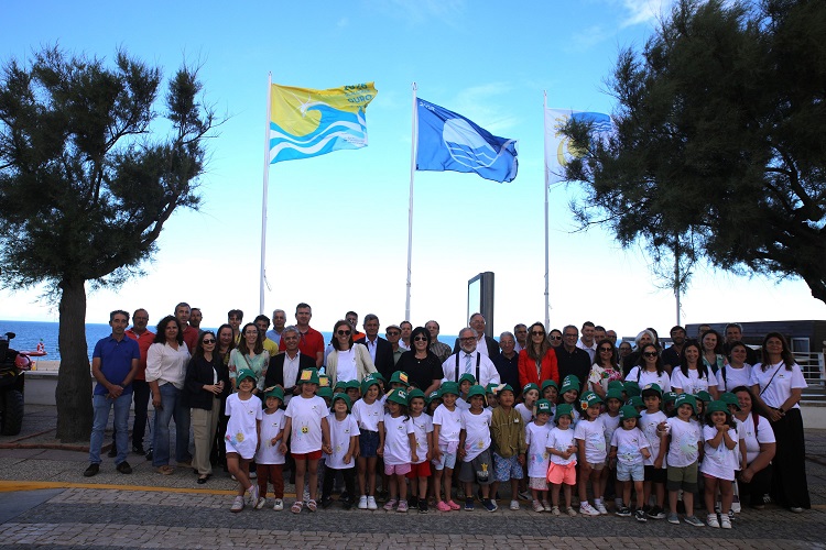 Rádio Regional do Centro: Bandeira Azul içada pelo 36.º ano consecutivo na Praia da Tocha