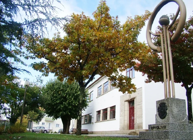 Rádio Regional do Centro: Escola profissional de Coimbra vai ser integrada na EPTOLIVA