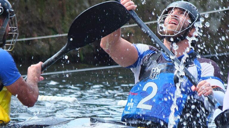 Rádio Regional do Centro: Atletas do Fluvial de Coimbra competem em torneio francês de kayak polo