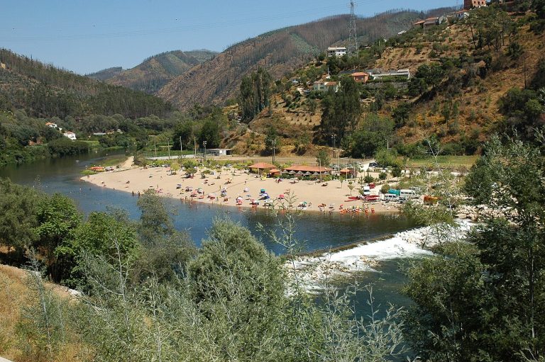 Rádio Regional do Centro: SertaBeijo anima no sábado a Praia Fluvial de Palheiros e Zorro